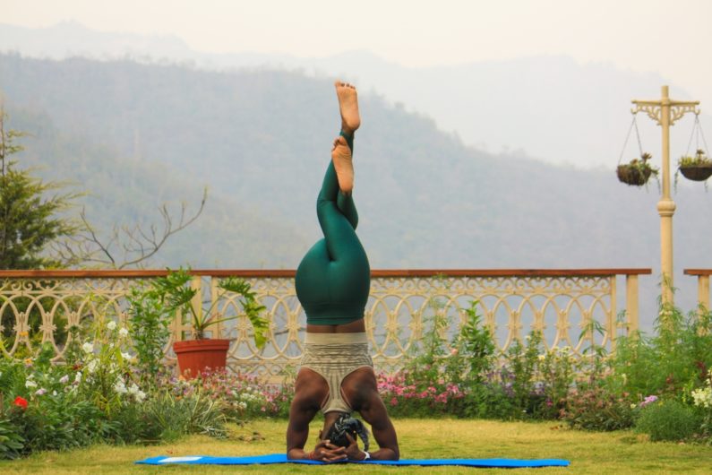 Yoga shirsasana